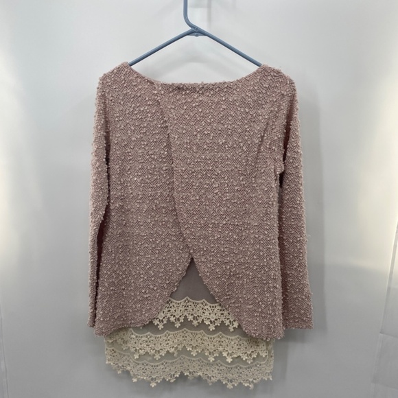 Altar’d State Blouse Size Small - Picture 3 of 10